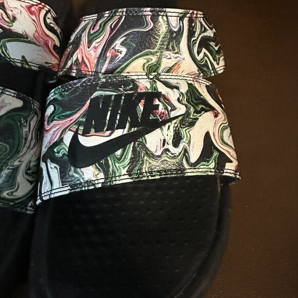 Nike Women's Benassi Duo Ultra Slide Sandals - Picture 4 of 8